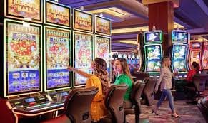 Live Casino với dealer chuyên nghiệp tại game sunwin để trải nghiệm trực tiếp